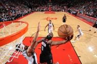 The Spurs' three-game win streak ended with the loss against the Rockets
